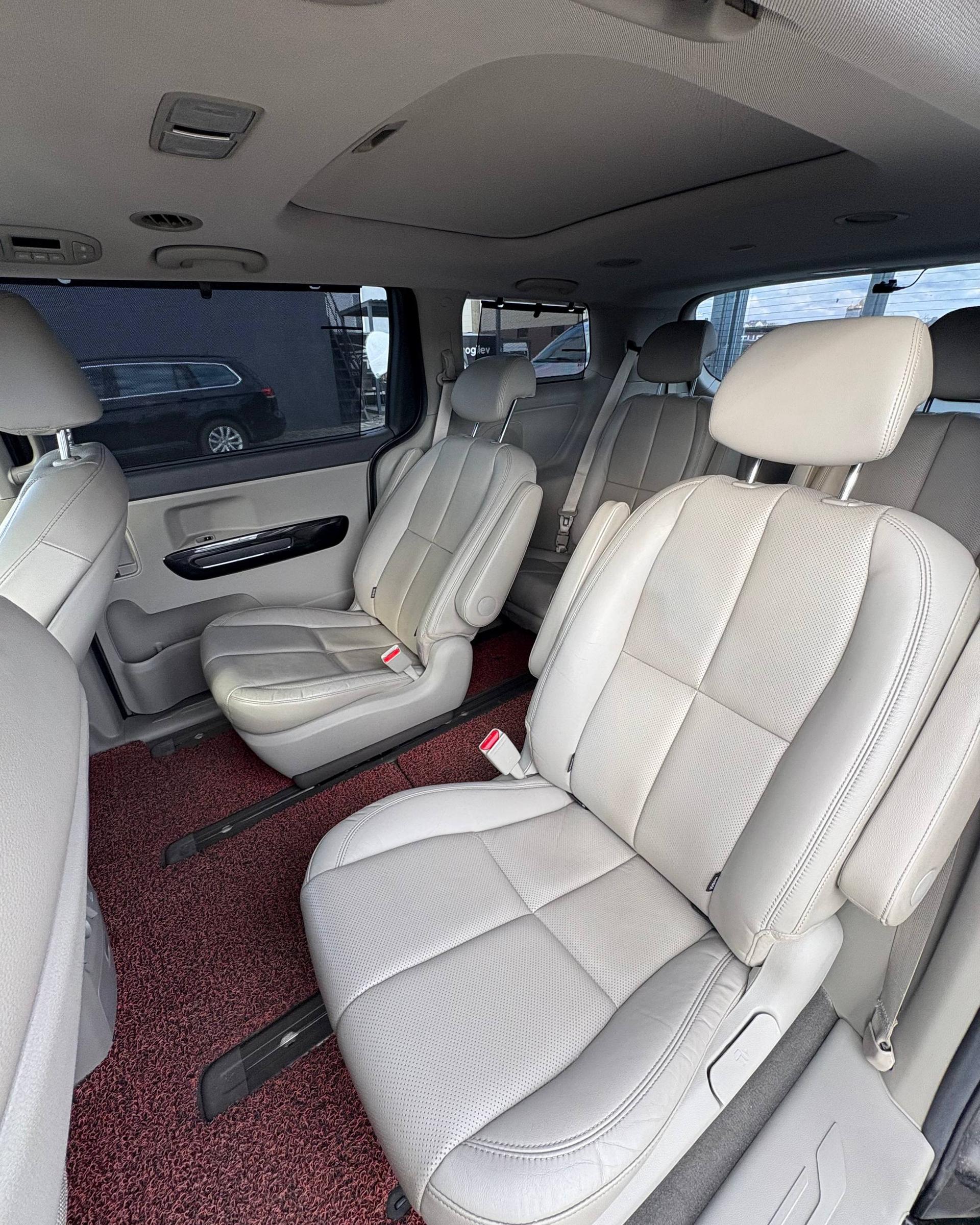 Kia Carnival III , 2016 г., автомат, дизель  - фото 9