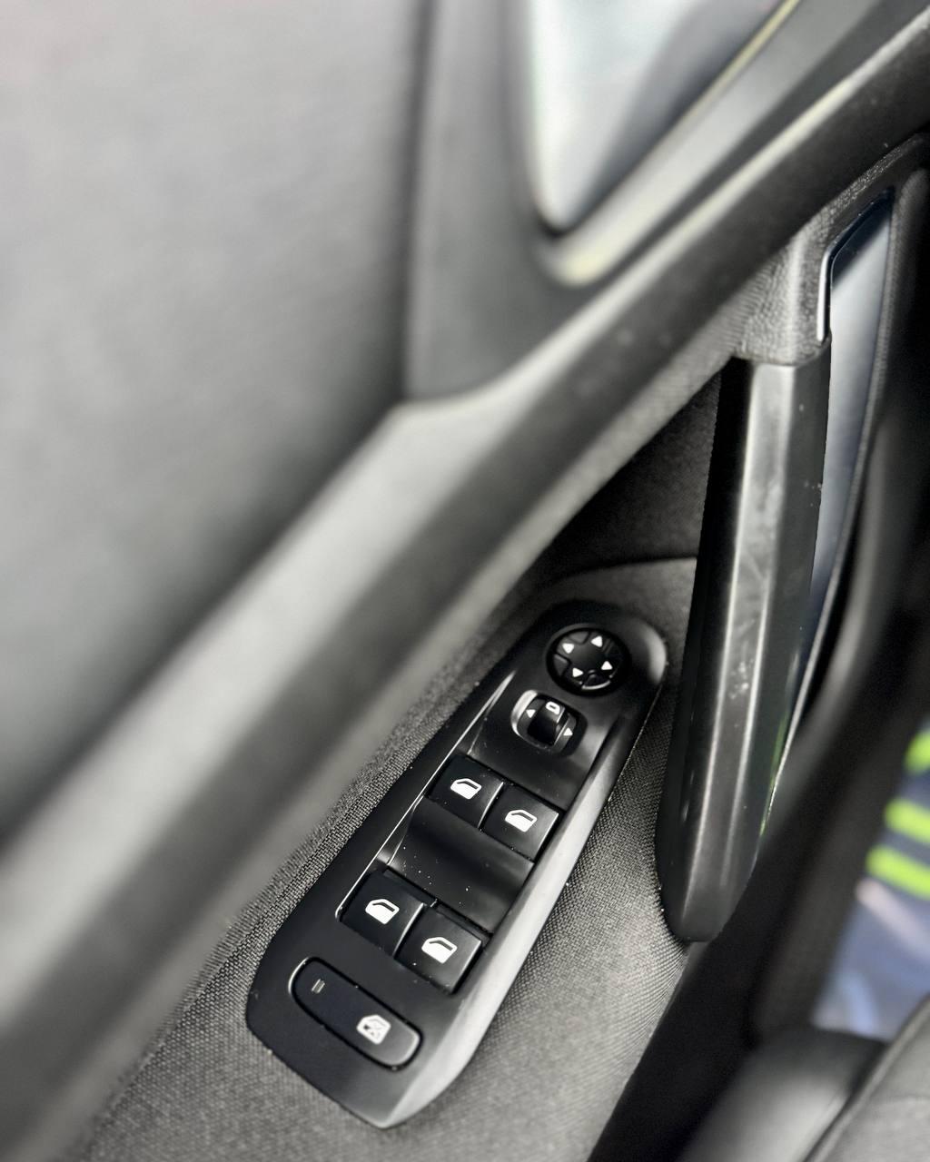 Peugeot 308 T9 · Рестайлинг , 2020 г., механика, дизель - фото 17