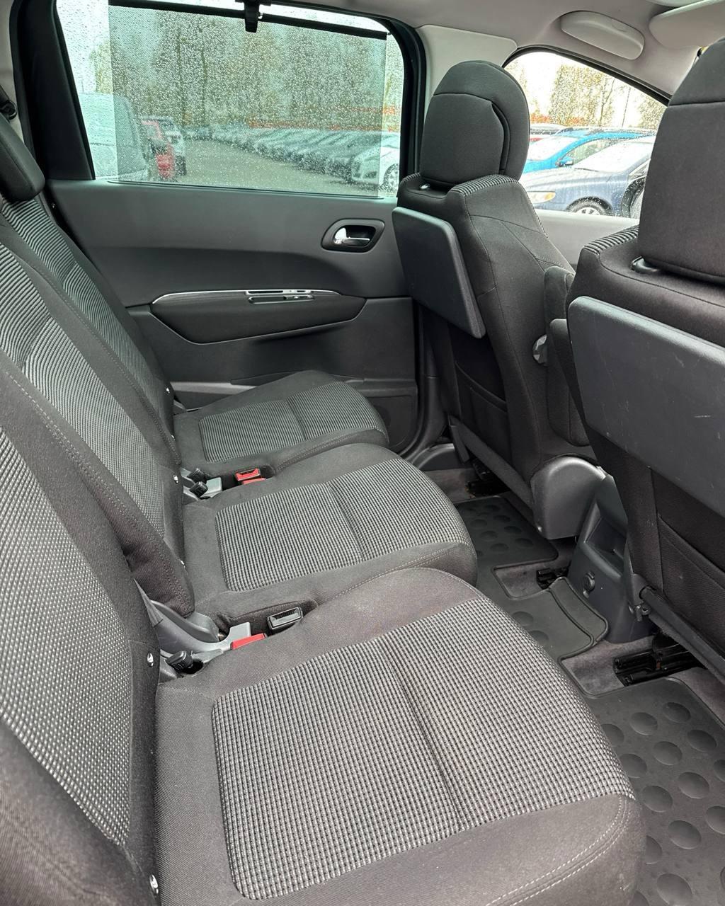 Peugeot 5008 I , 2010 г., механика, дизель  - фото 12