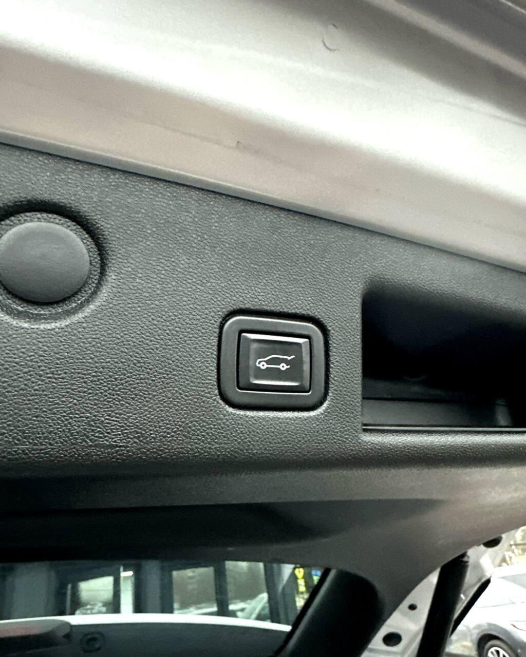 Chevrolet Equinox III , 2021 г., автомат, бензин - фото 20