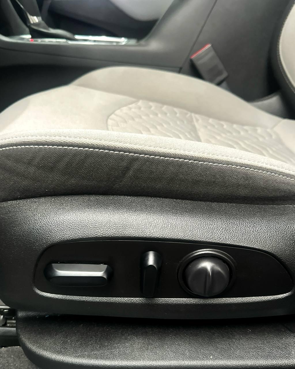 Chevrolet Equinox III , 2019 г., автомат, бензин - фото 15