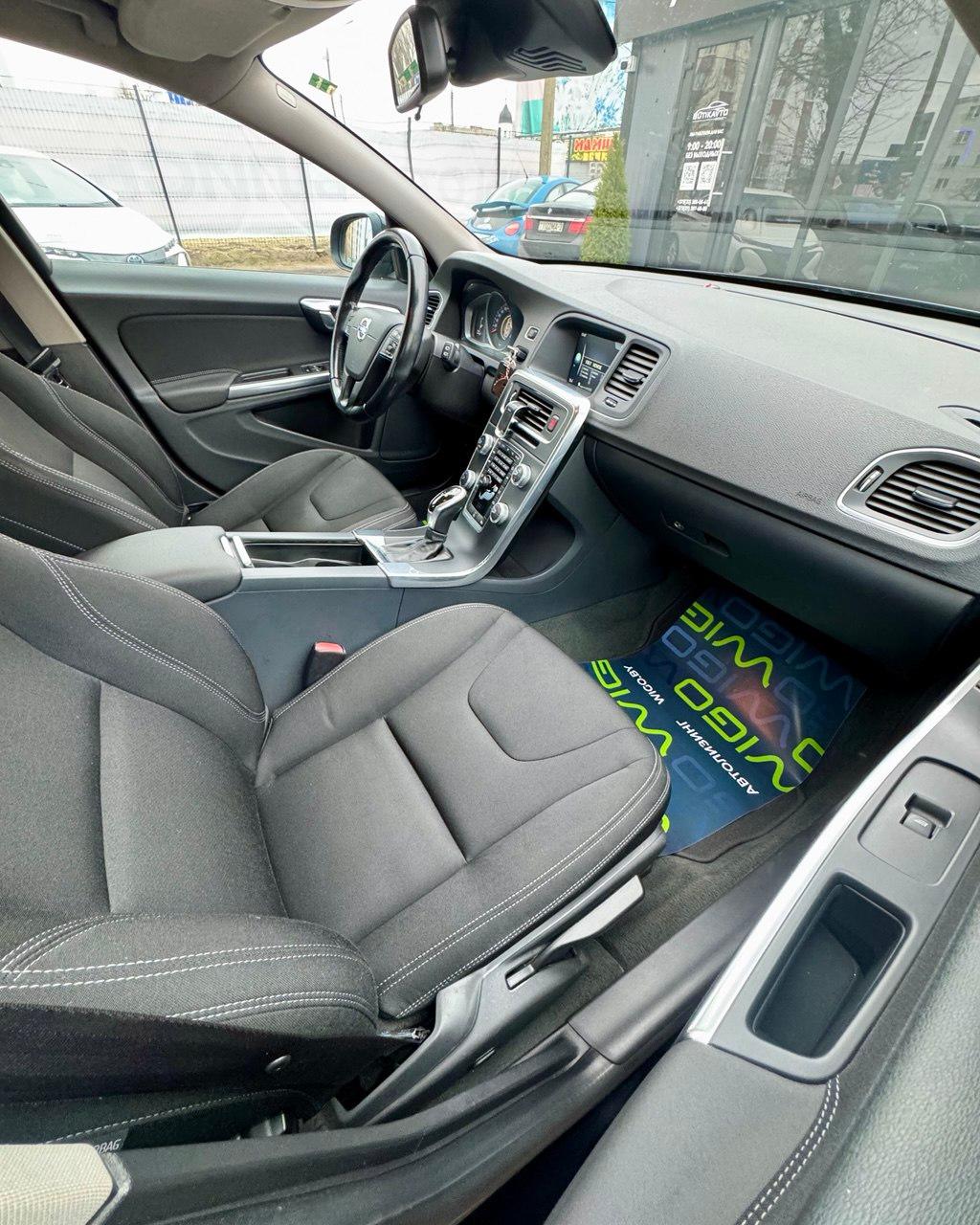 Volvo V60 I · Рестайлинг , 2014 г., робот, дизель - фото 14