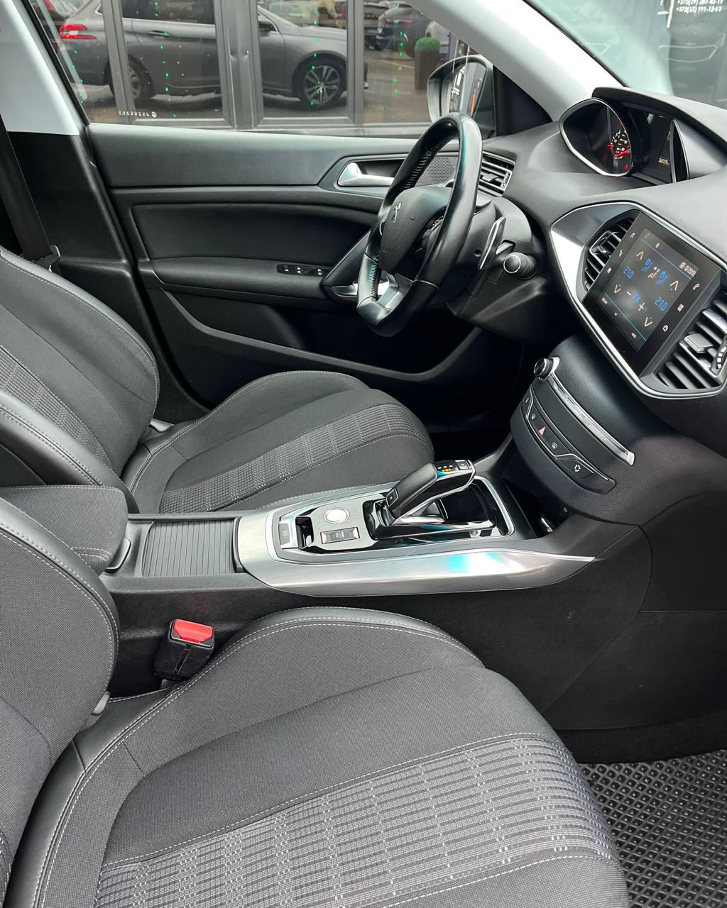 Peugeot 308 T9 · Рестайлинг , 2018 г., автомат, дизель - фото 13