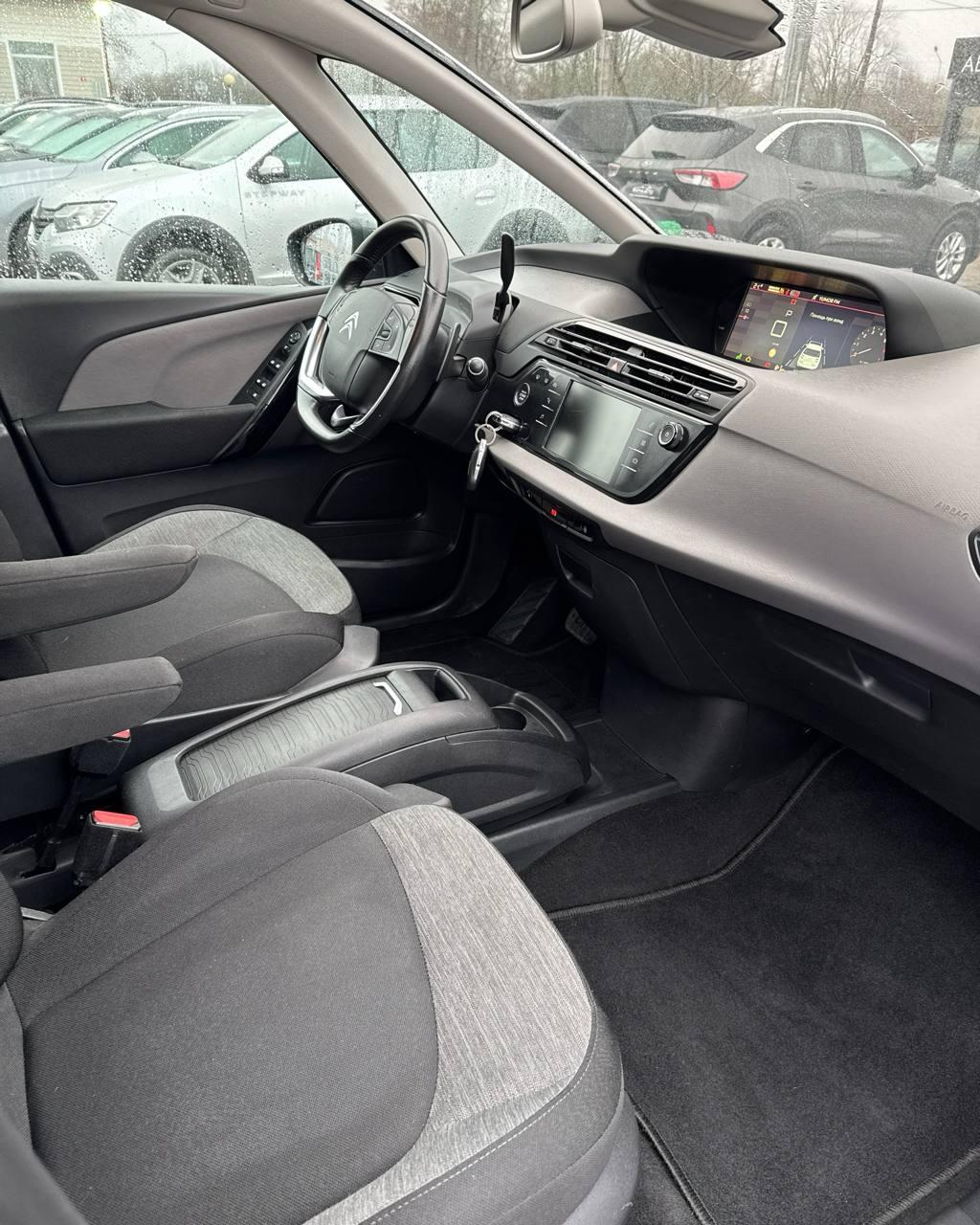 Citroen C4 Grand Picasso II · Рестайлинг , 2017 г., автомат, дизель - фото 14