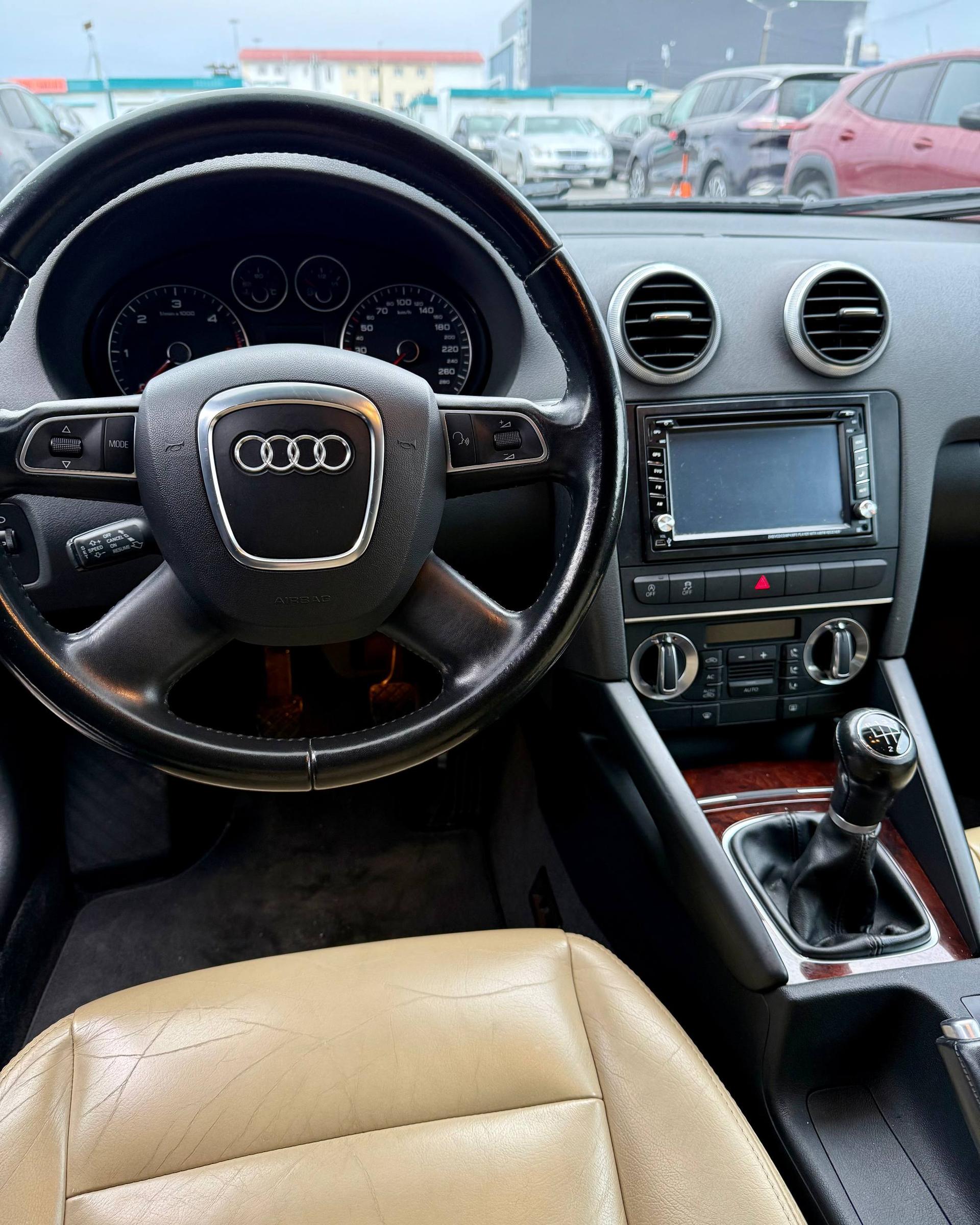 Audi A3 8P 8PA · 2-й рестайлинг , 2010 г., механика, дизель - фото 12