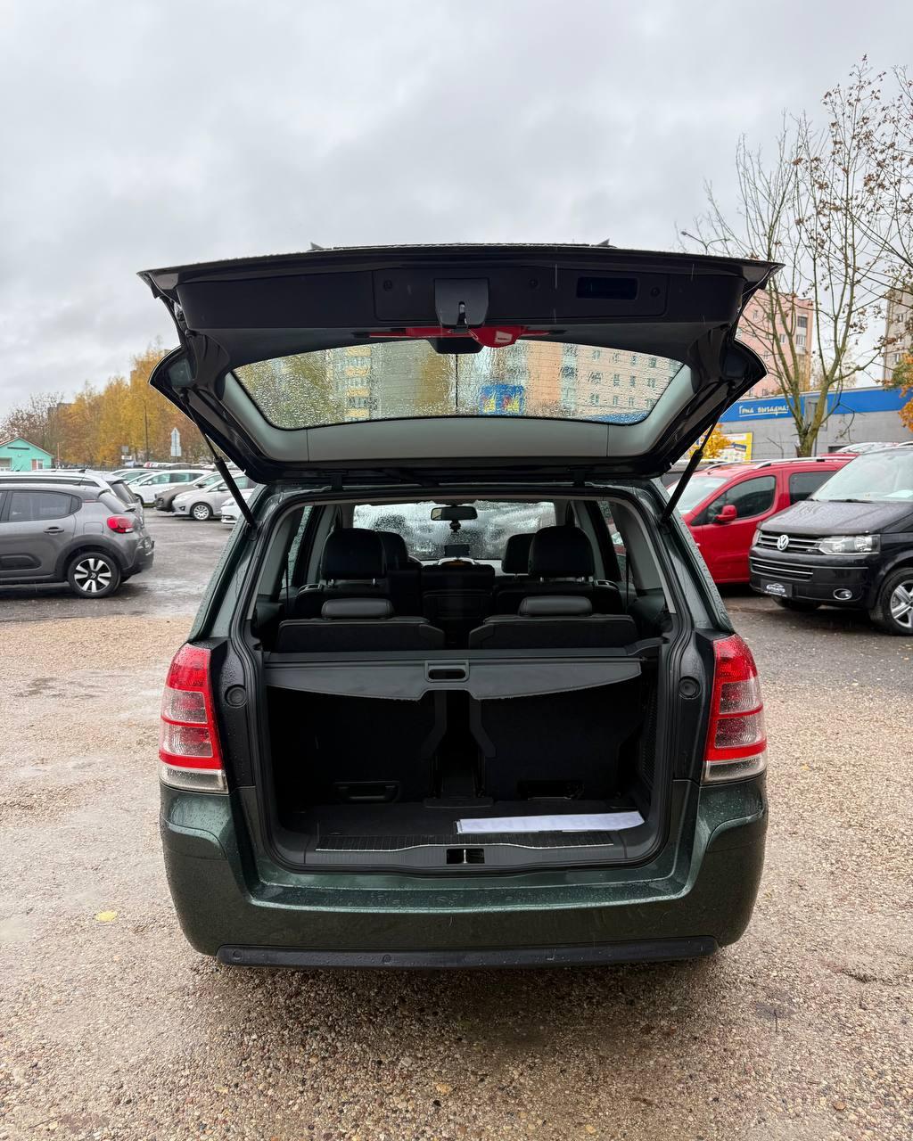 Opel Zafira B · Рестайлинг , 2009 г., механика, дизель  - фото 11