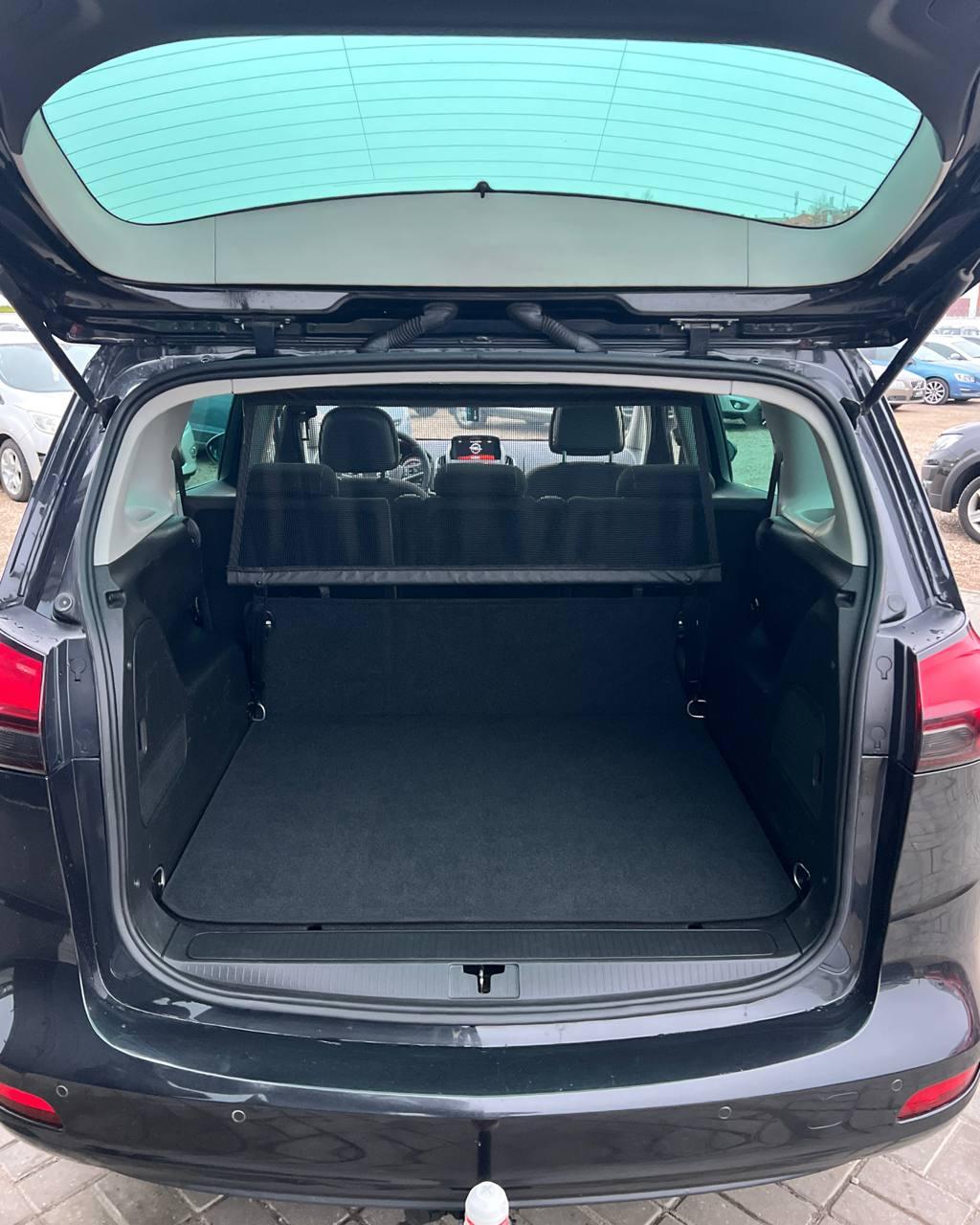 Opel Zafira C , 2015 г., механика, дизель - фото 16