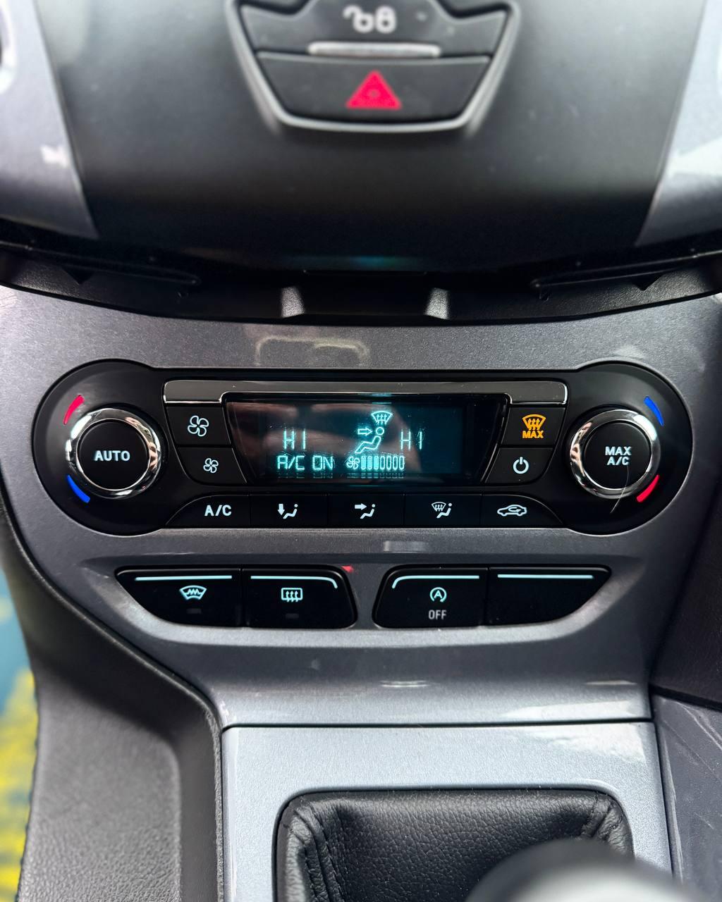 Ford Focus III , 2014 г., механика, дизель - фото 17