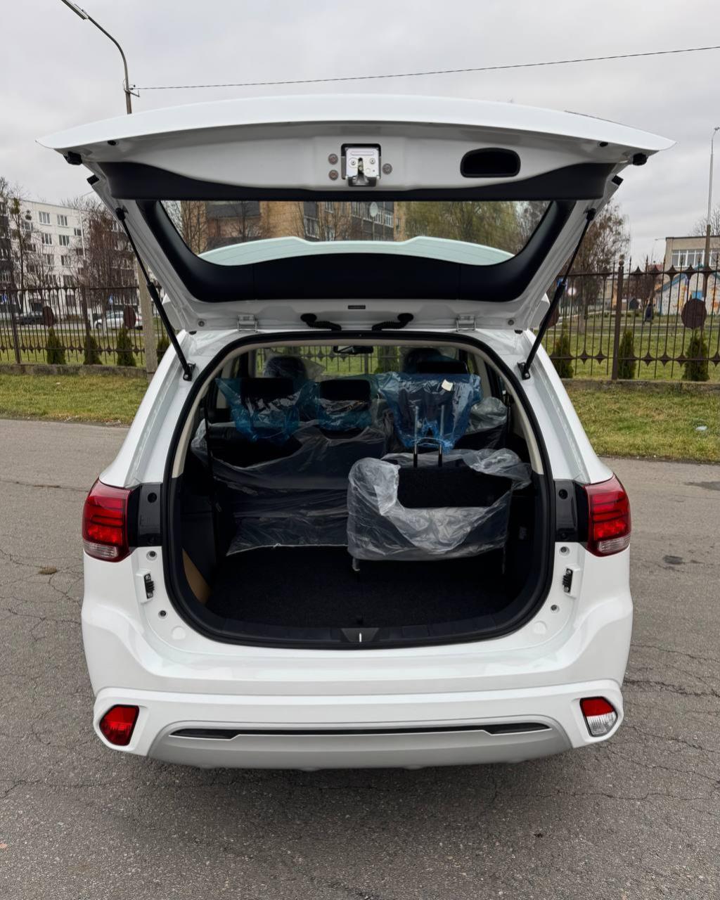 Mitsubishi Outlander III · 3-й рестайлинг , 2022 г., вариатор, бензин - фото 13