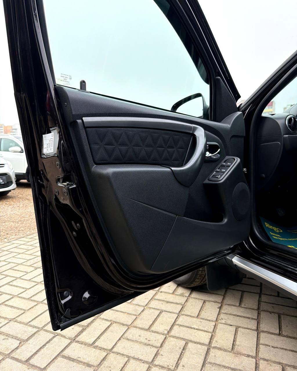 Renault Duster I · Рестайлинг , 2015 г., механика, бензин - фото 9