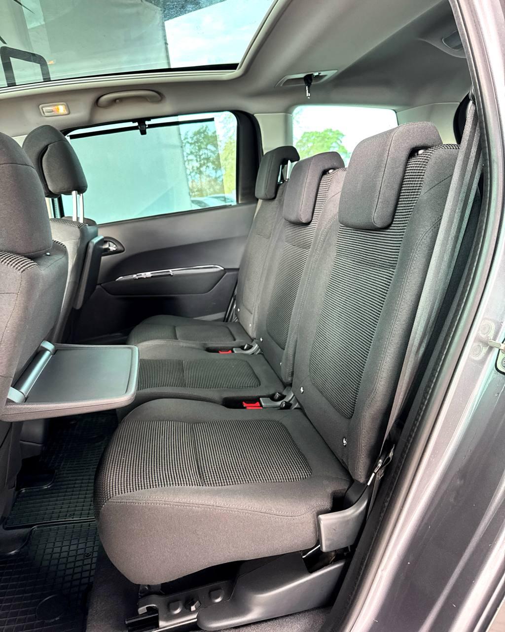 Peugeot 5008 I · Рестайлинг , 2014 г., механика, дизель - фото 12