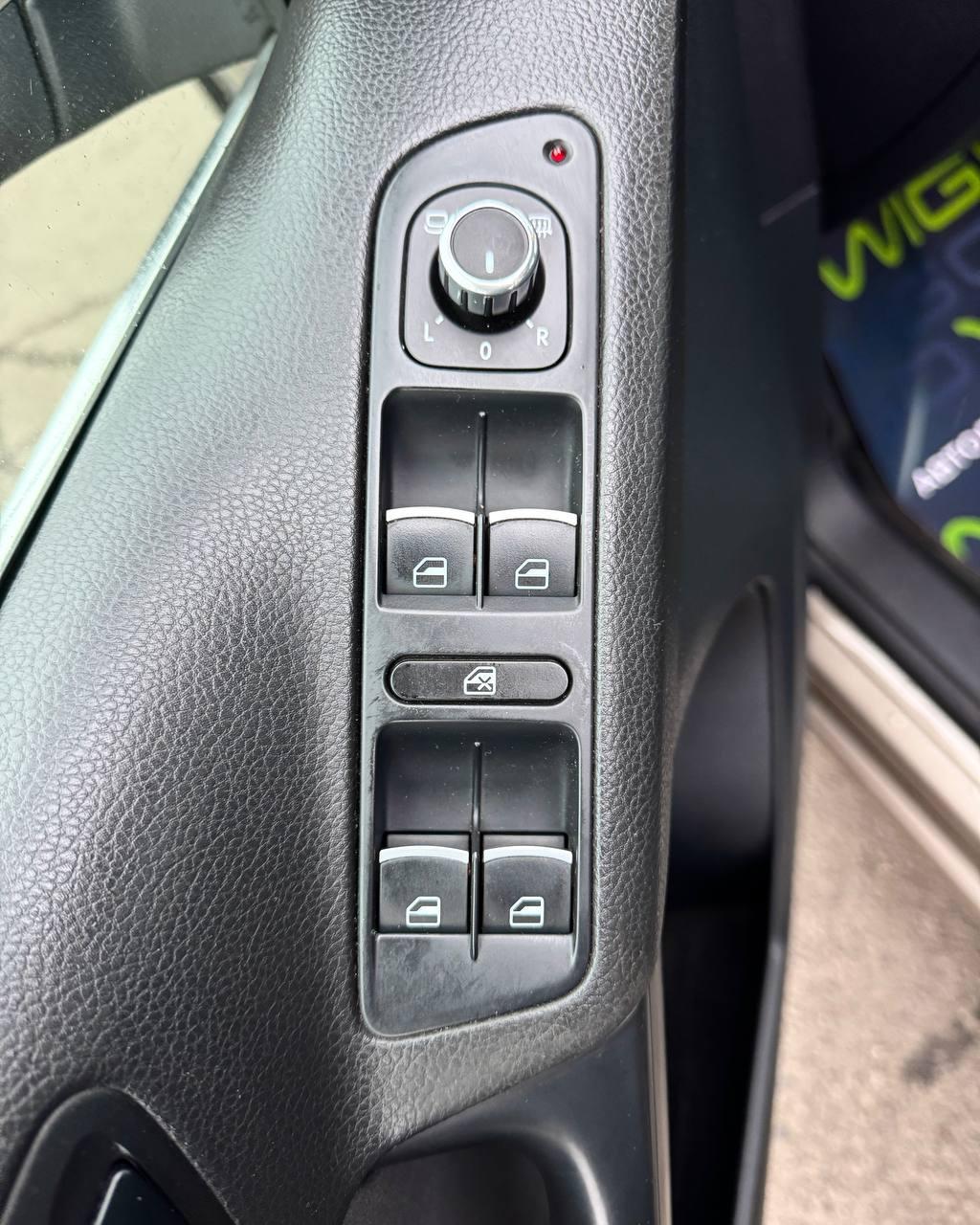 Volkswagen Tiguan I · Рестайлинг , 2012 г., автомат, бензин - фото 20