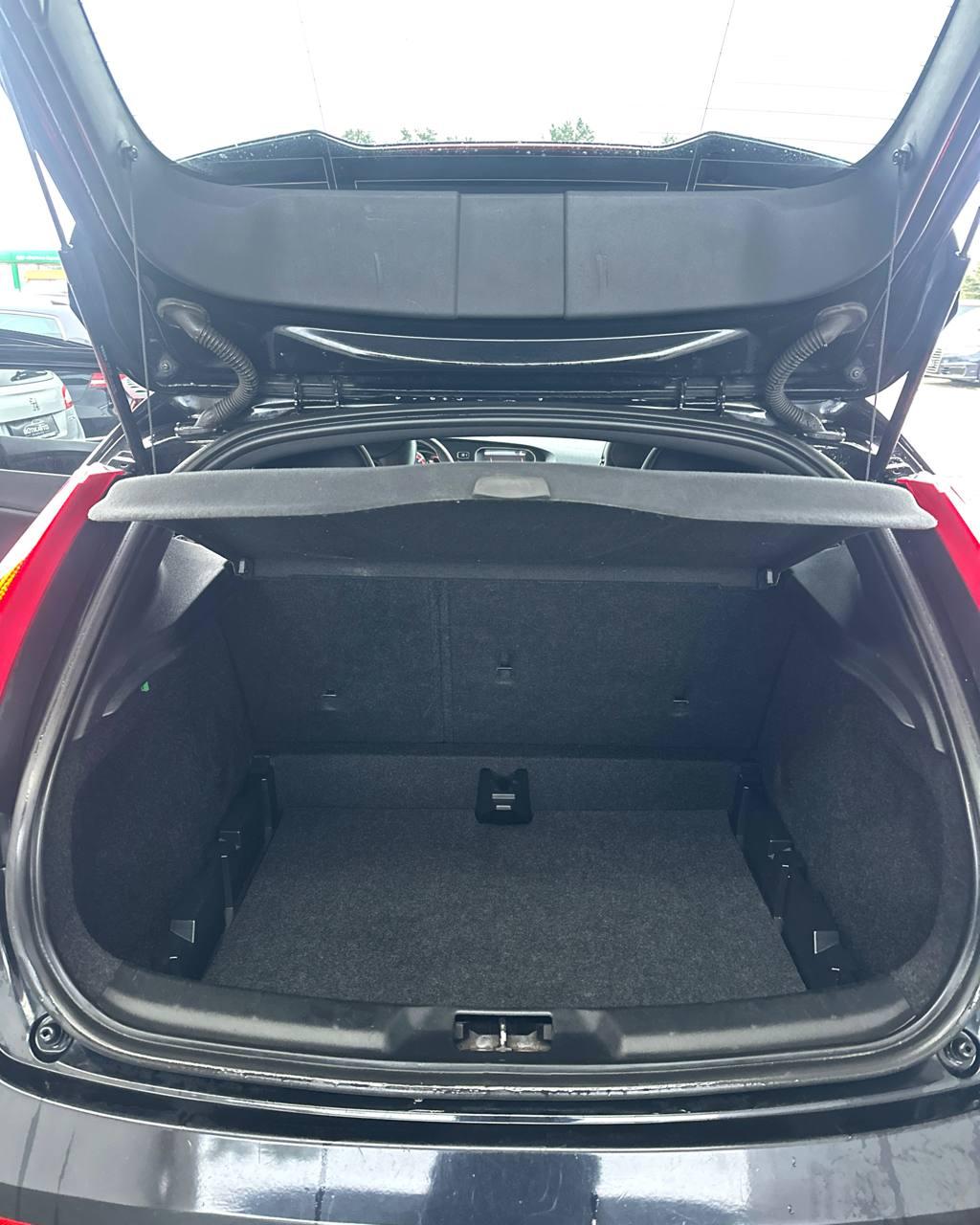 Volvo V40 II , 2013 г., механика, дизель - фото 21