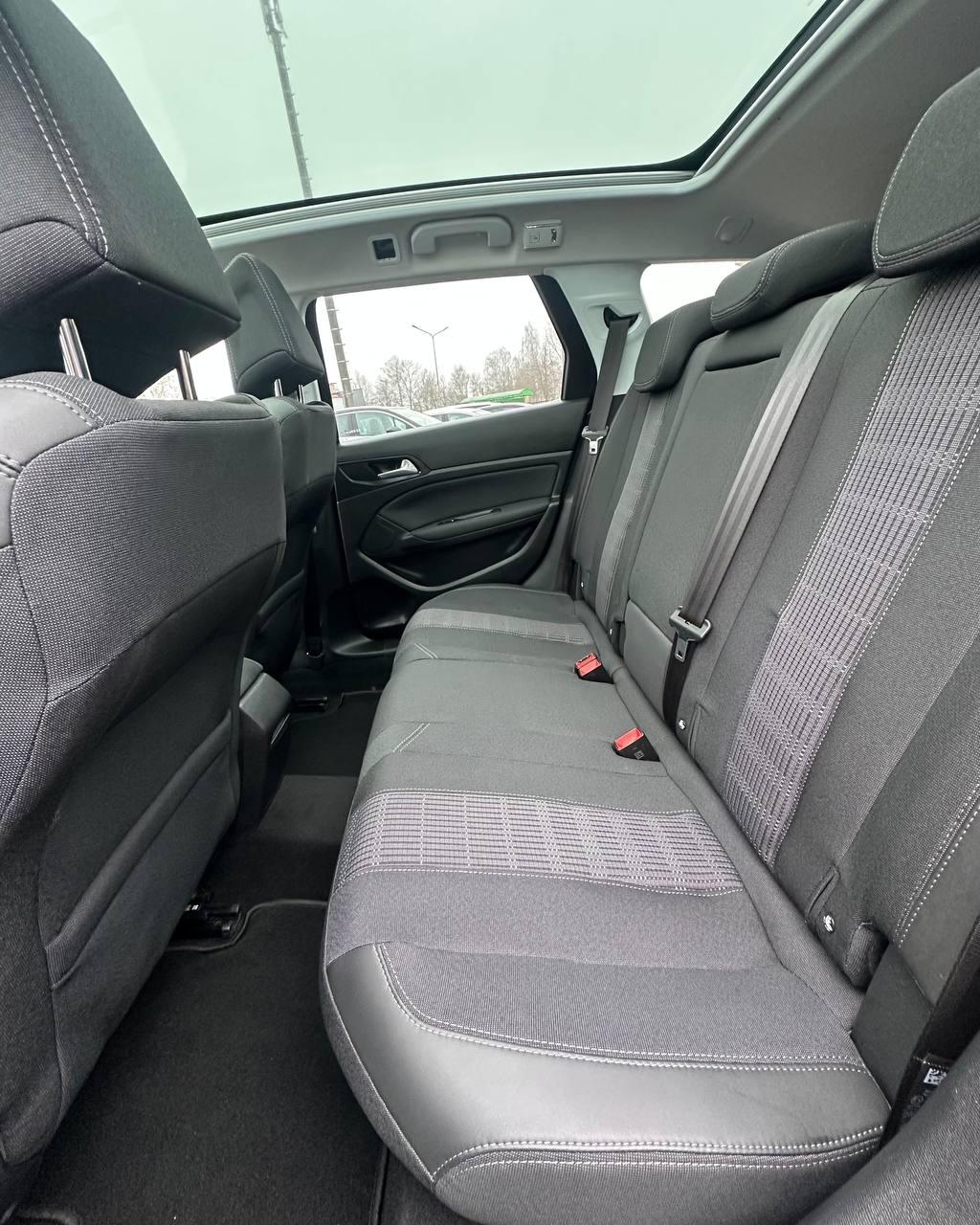 Peugeot 308 T9 · Рестайлинг , 2018 г., механика, бензин - фото 8