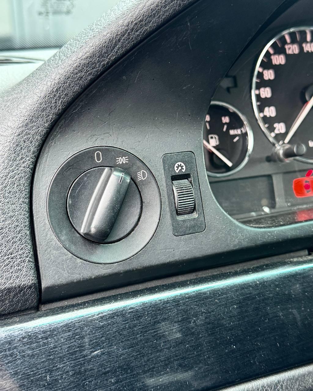 BMW 5 серия E39 · Рестайлинг , 2001 г., механика, бензин - фото 17