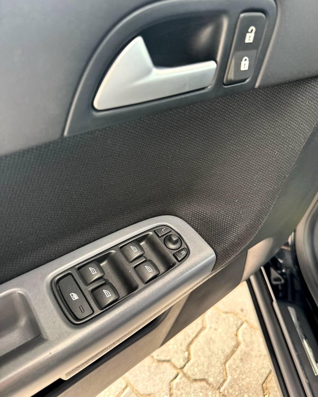 Volvo V50 I · 2-й рестайлинг , 2011 г., механика, дизель - фото 9