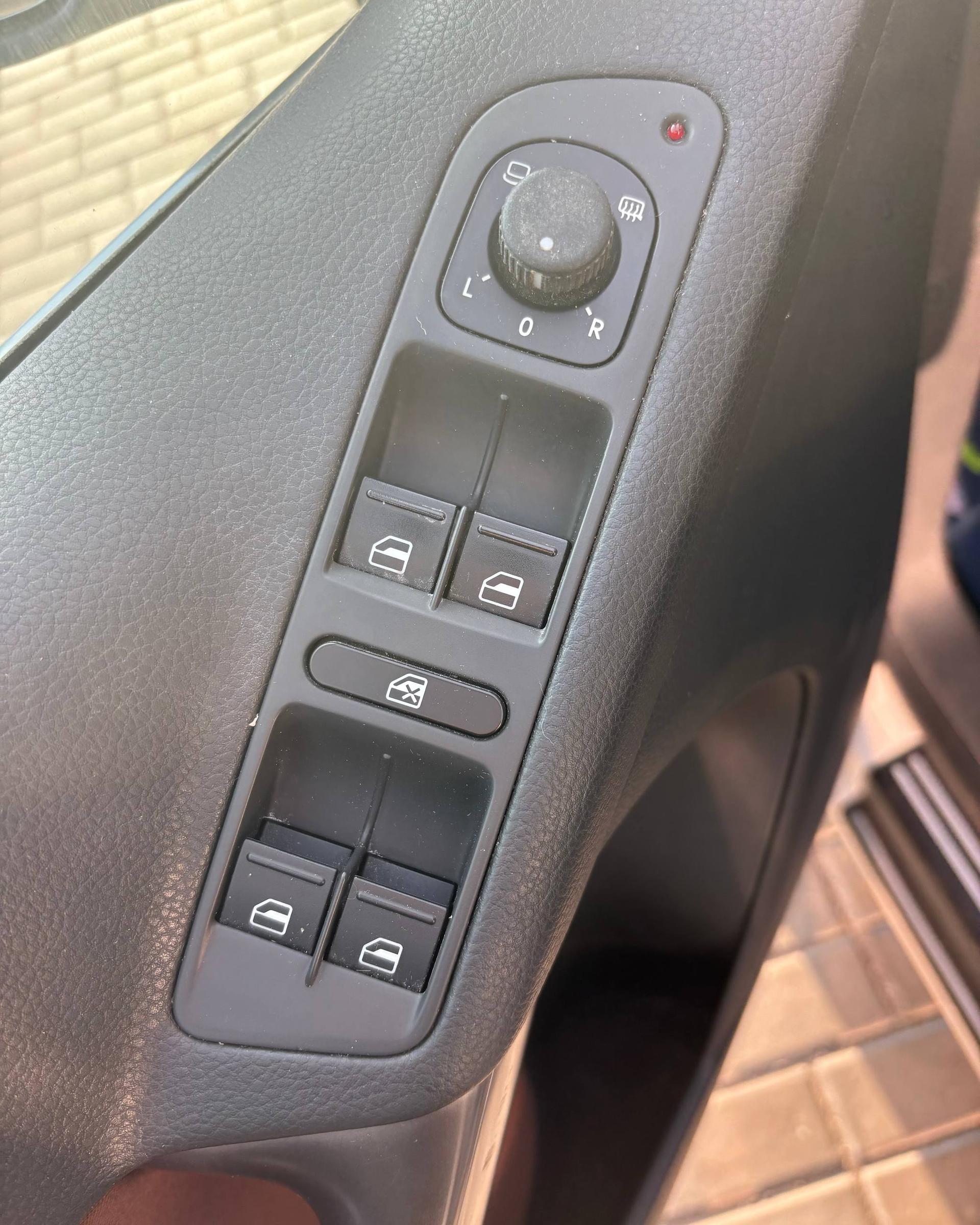 Volkswagen Tiguan I , 2009 г., механика, бензин - фото 18