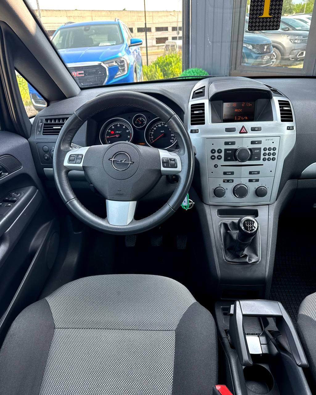 Opel Zafira B · Рестайлинг, 2012 г., механика, бензин - фото 12