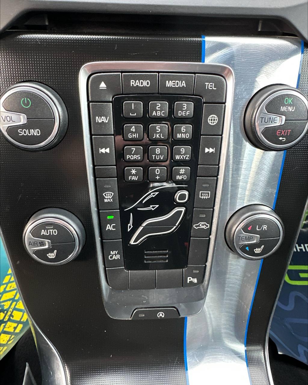 Volvo V40 II , 2015 г., механика, дизель - фото 15