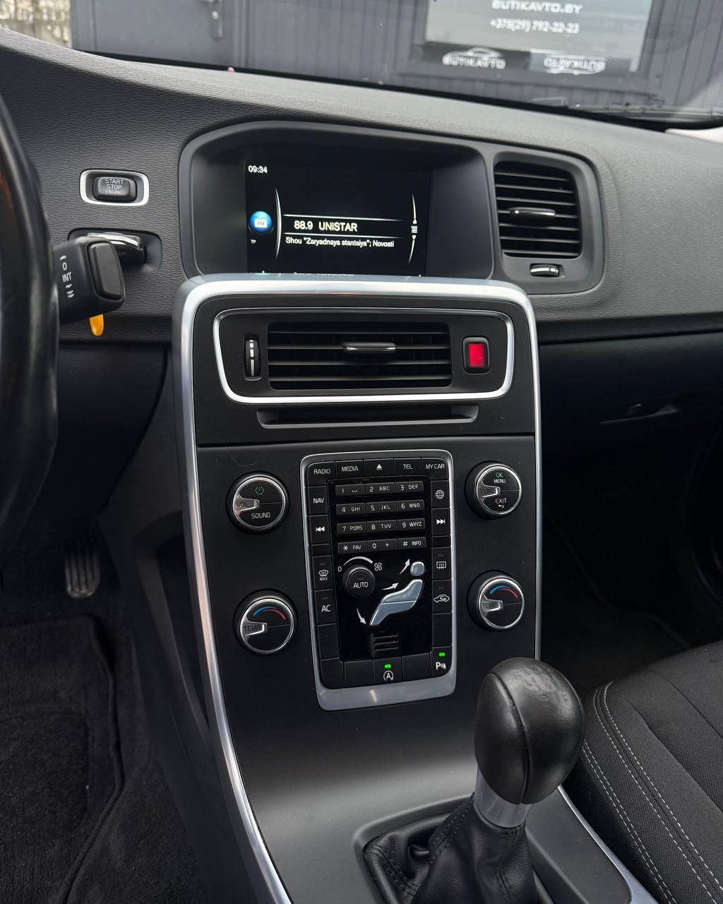 Volvo S60 II · Рестайлинг , 2014 г., механика, дизель - фото 10