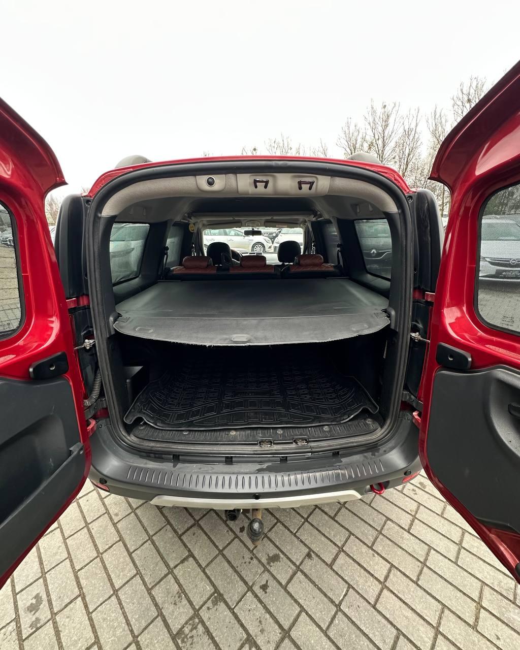 Lada (ВАЗ) Largus I , 2019 г., механика, бензин - фото 11