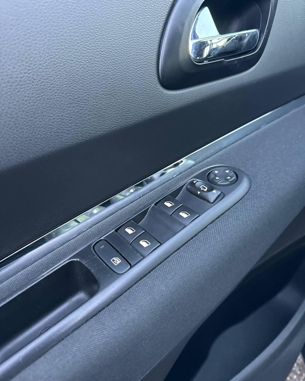 Peugeot 5008 I · Рестайлинг , 2015 г., автомат, дизель - фото 14