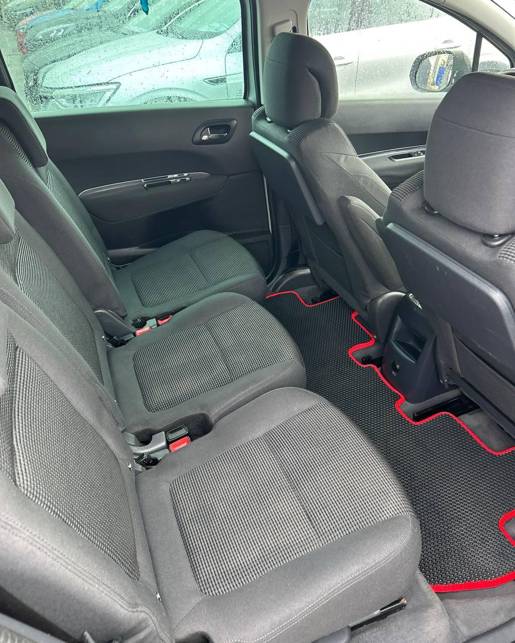 Peugeot 5008 I · Рестайлинг , 2016 г., механика, дизель  - фото 12