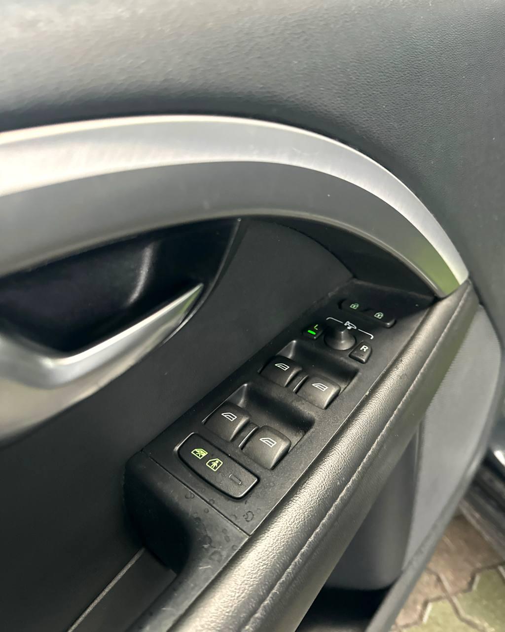 Volvo V70 III , 2011 г., механика, дизель  - фото 9