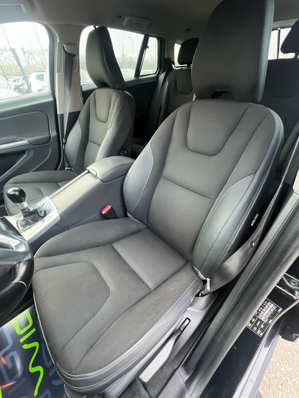 Volvo V60 I , 2012 г., механика, дизель - фото 11