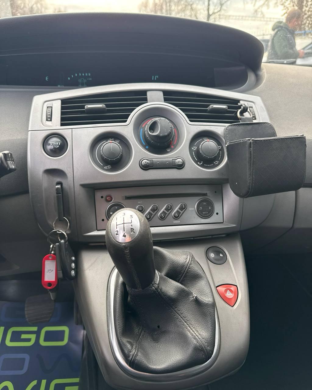 Renault Scenic II · Рестайлинг , 2009 г., механика, дизель - фото 14