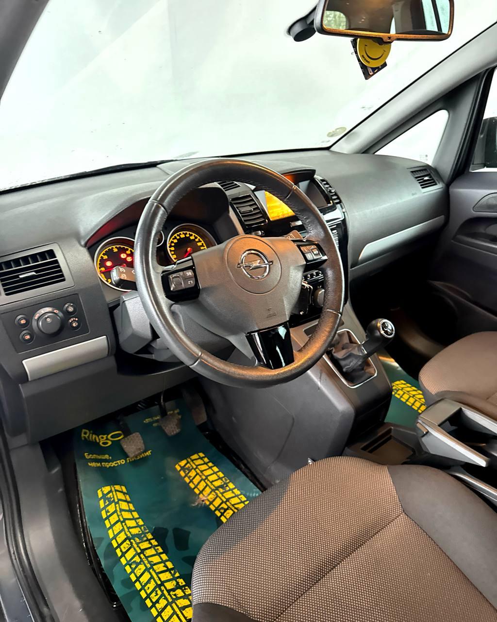 Opel Zafira B · Рестайлинг , 2014 г., механика, дизель - фото 11