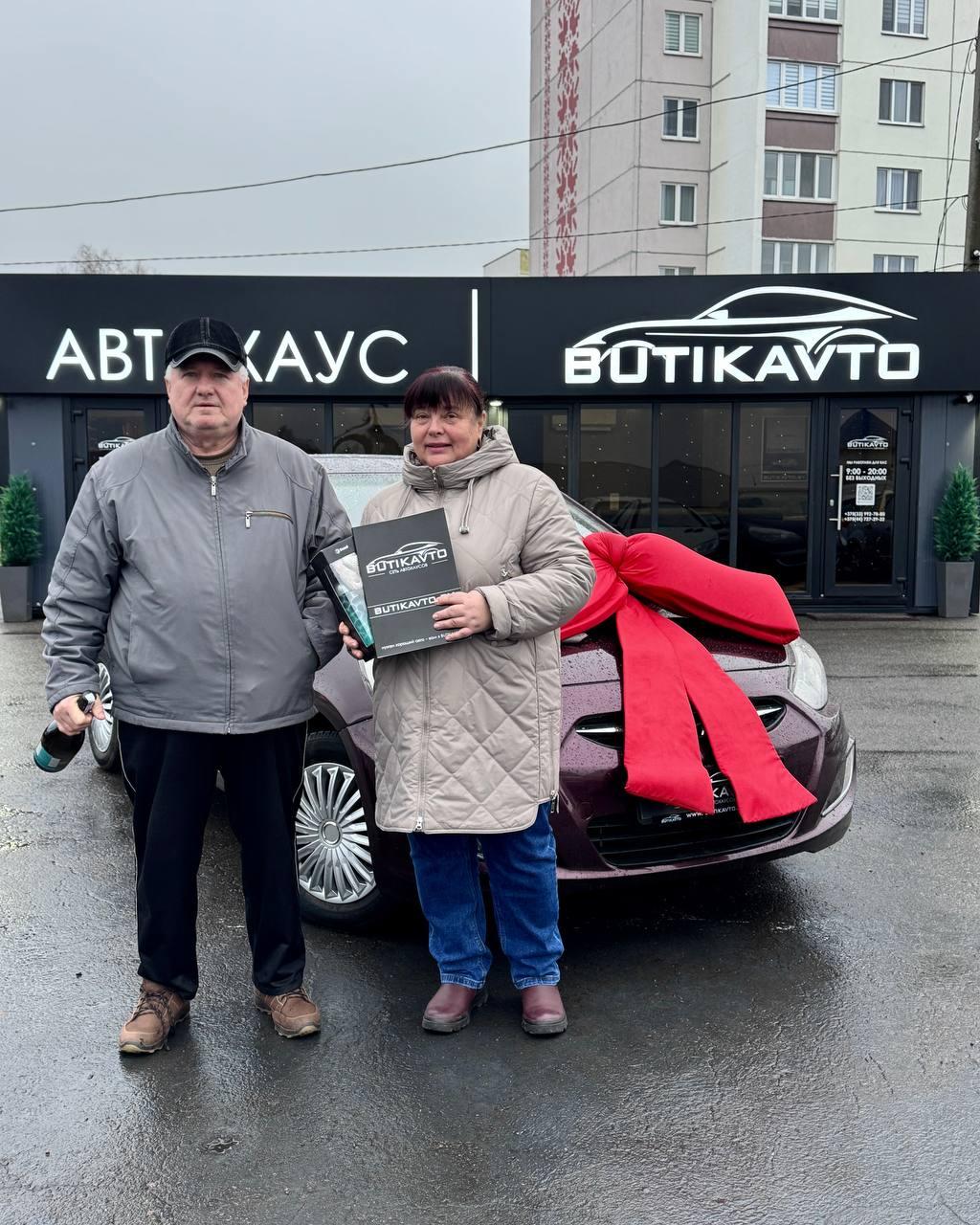 Hyundai Solaris I , 2011 г., автомат, бензин