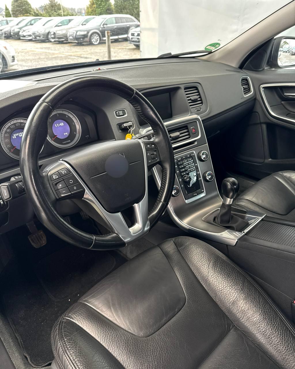 Volvo V60 I , 2011 г., механика, дизель - фото 10