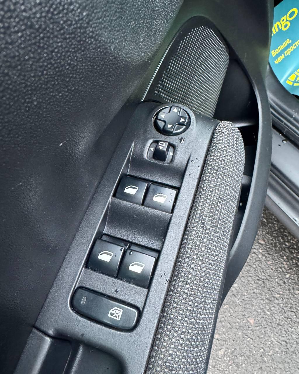 Citroen C3 Aircross I · Рестайлинг , 2021 г., автомат, дизель - фото 17