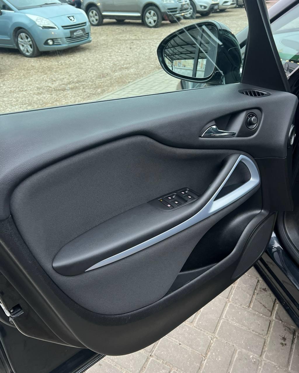 Opel Zafira C , 2015 г., механика, дизель - фото 9