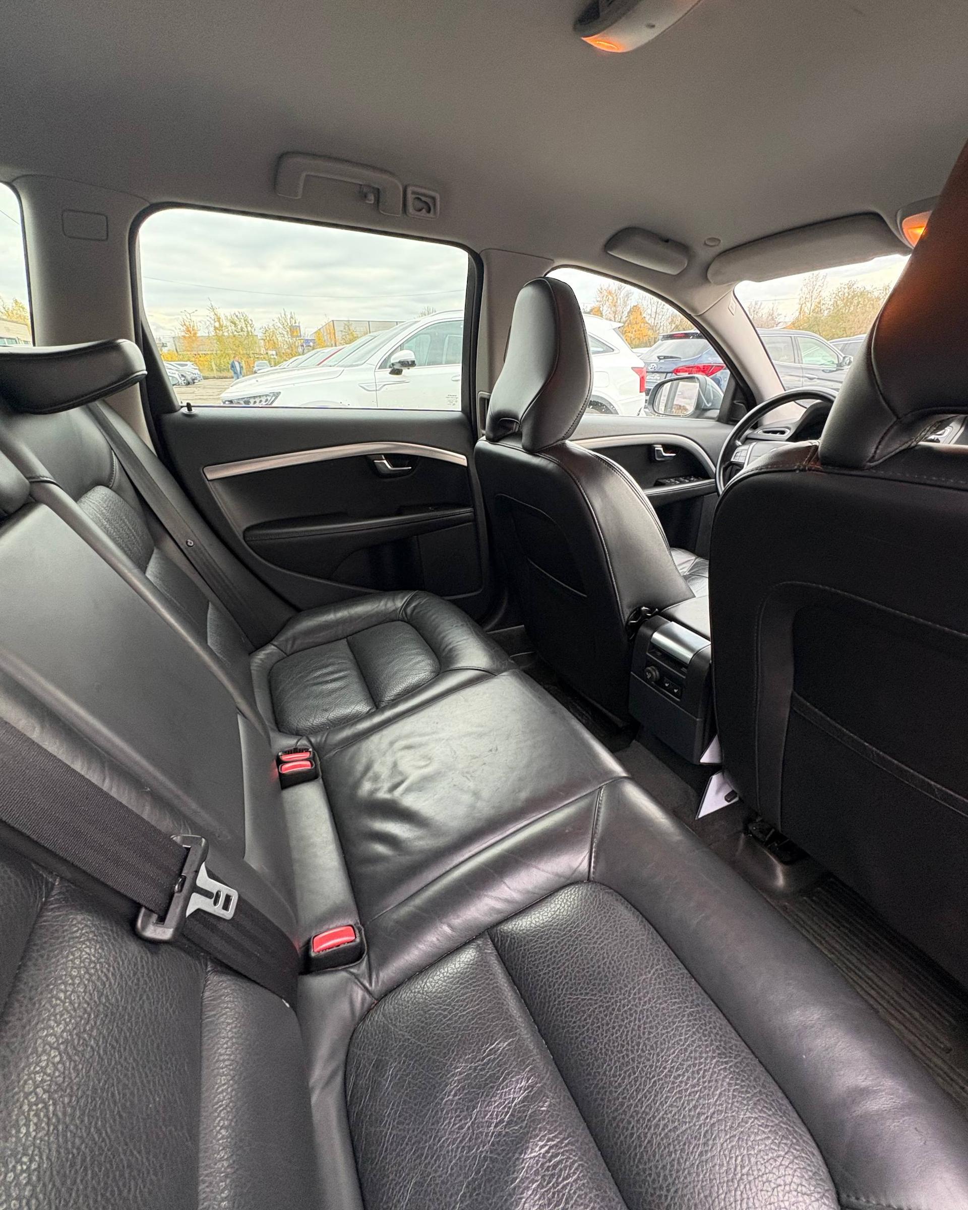 Volvo V70 III , 2011 г., механика, дизель  - фото 11