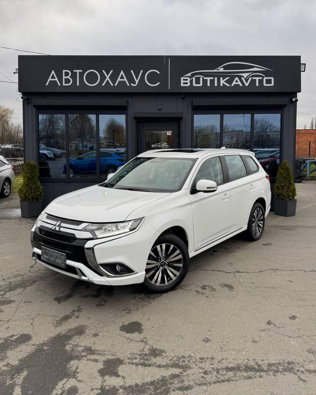 Mitsubishi Outlander III · 3-й рестайлинг , 2022 г., вариатор, бензин - фото 3