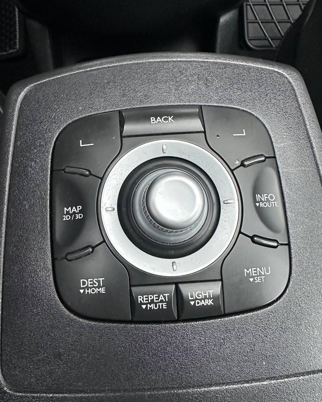 Renault Grand Scenic III · 2-й рестайлинг , 2013 г., механика, дизель - фото 12