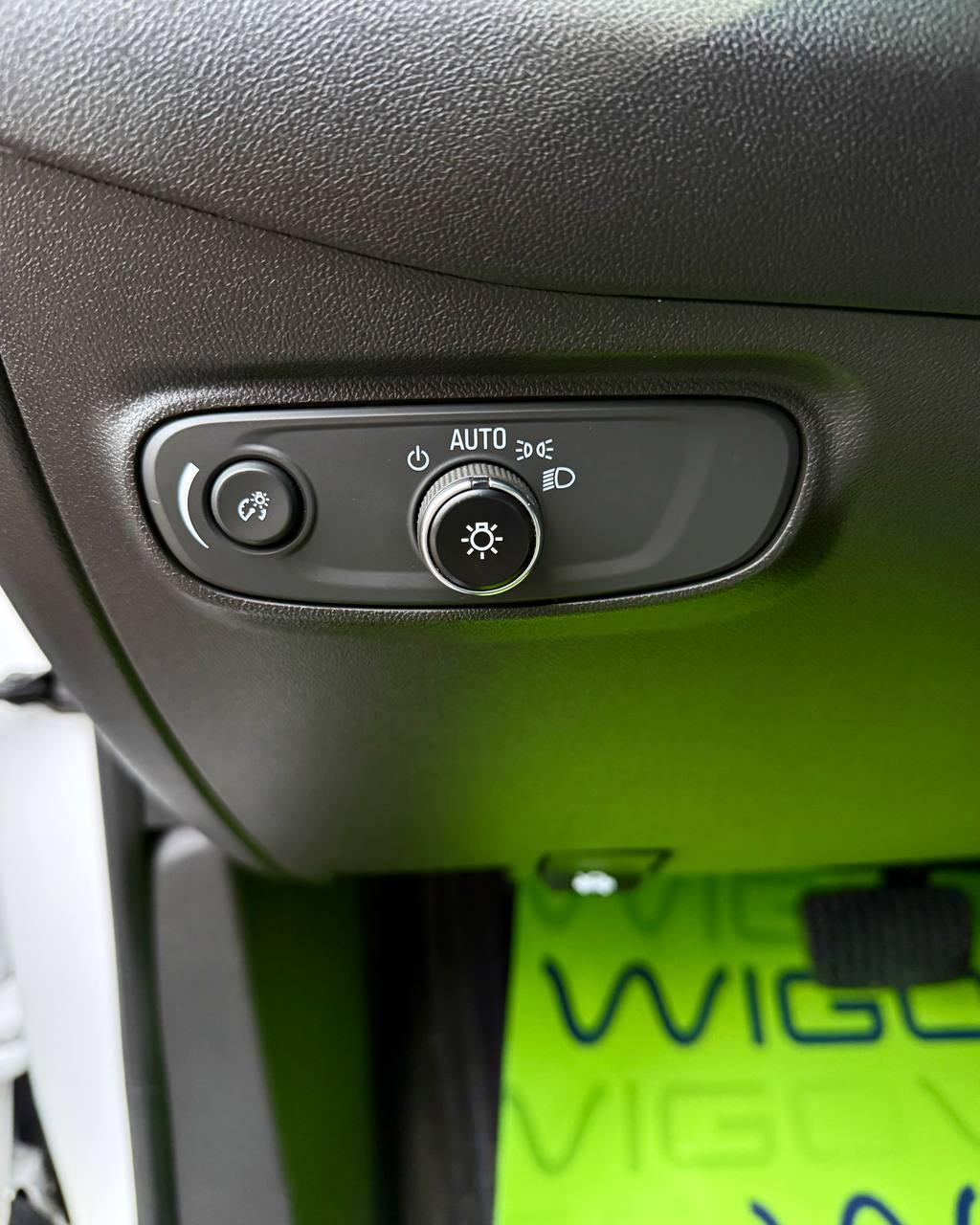 Chevrolet Equinox III · Рестайлинг , 2023 г., автомат, бензин - фото 18