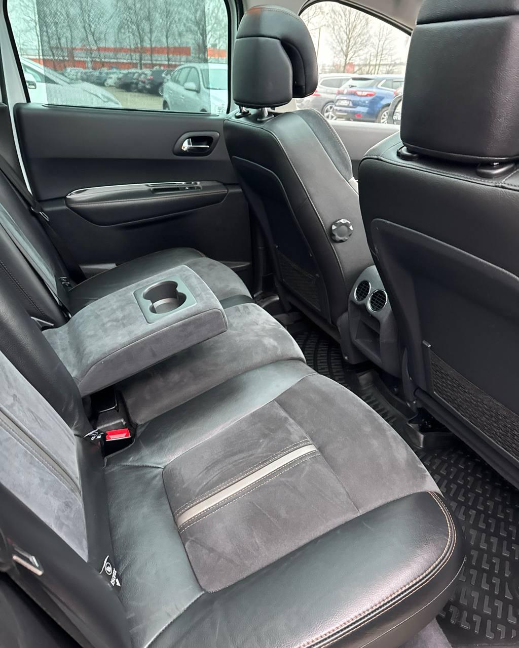 Peugeot 3008 I · Рестайлинг , 2015 г., механика, бензин - фото 12