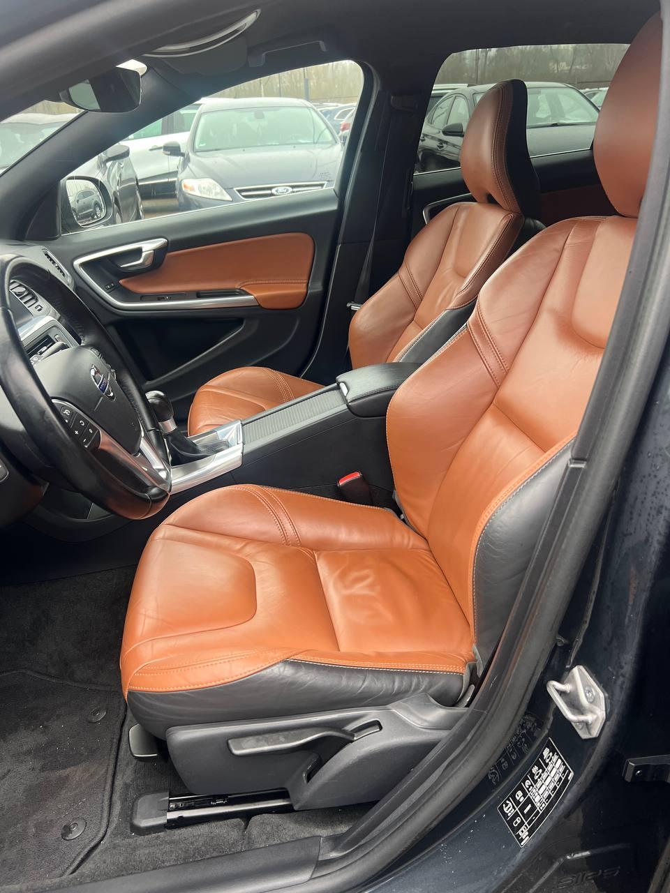 Volvo V60 I · Рестайлинг , 2014 г., механика, дизель - фото 11