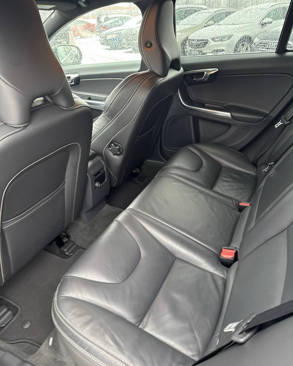 Volvo V60 I , 2011 г., механика, дизель - фото 11