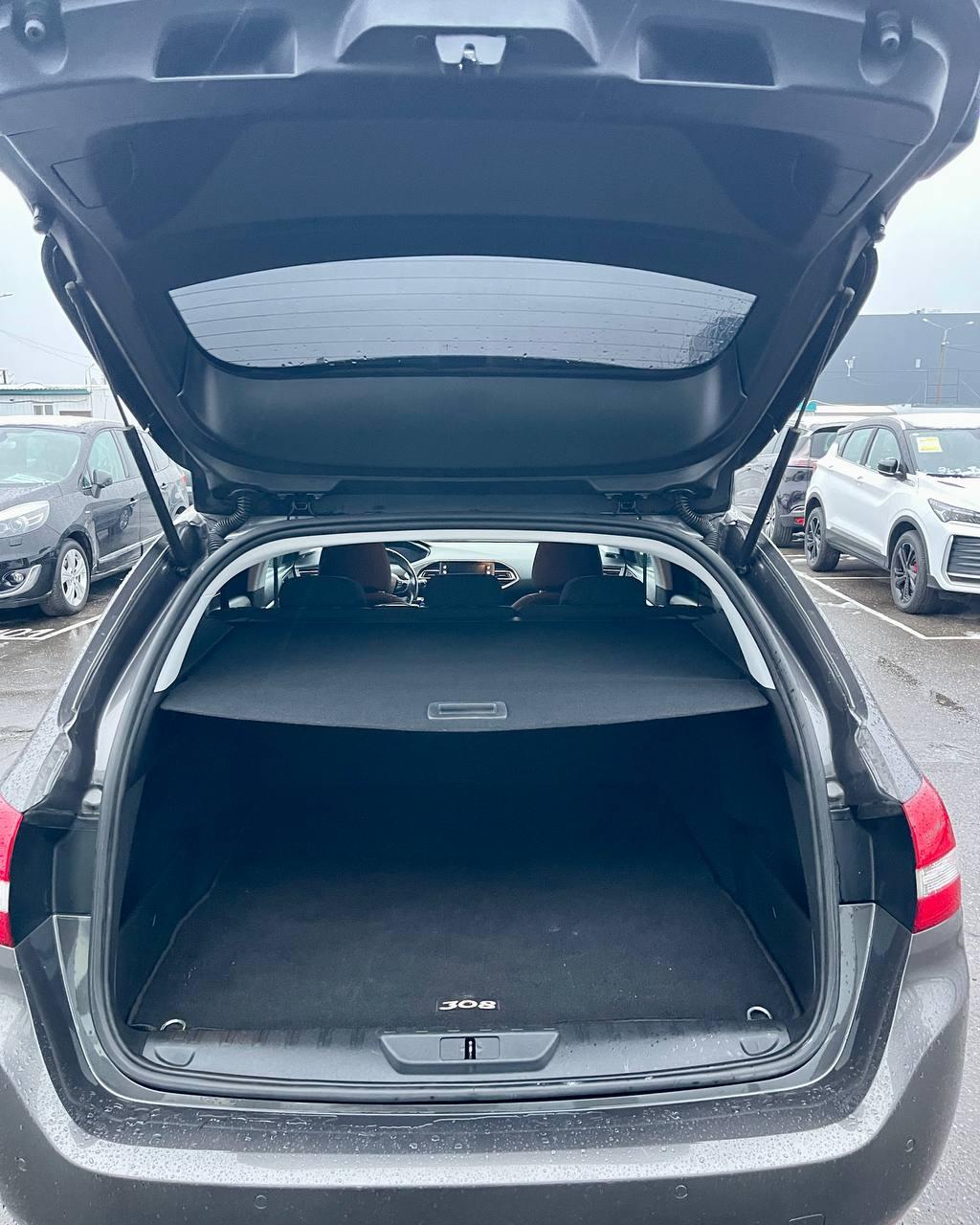 Peugeot 308 T9 · Рестайлинг , 2020 г., механика, дизель - фото 15