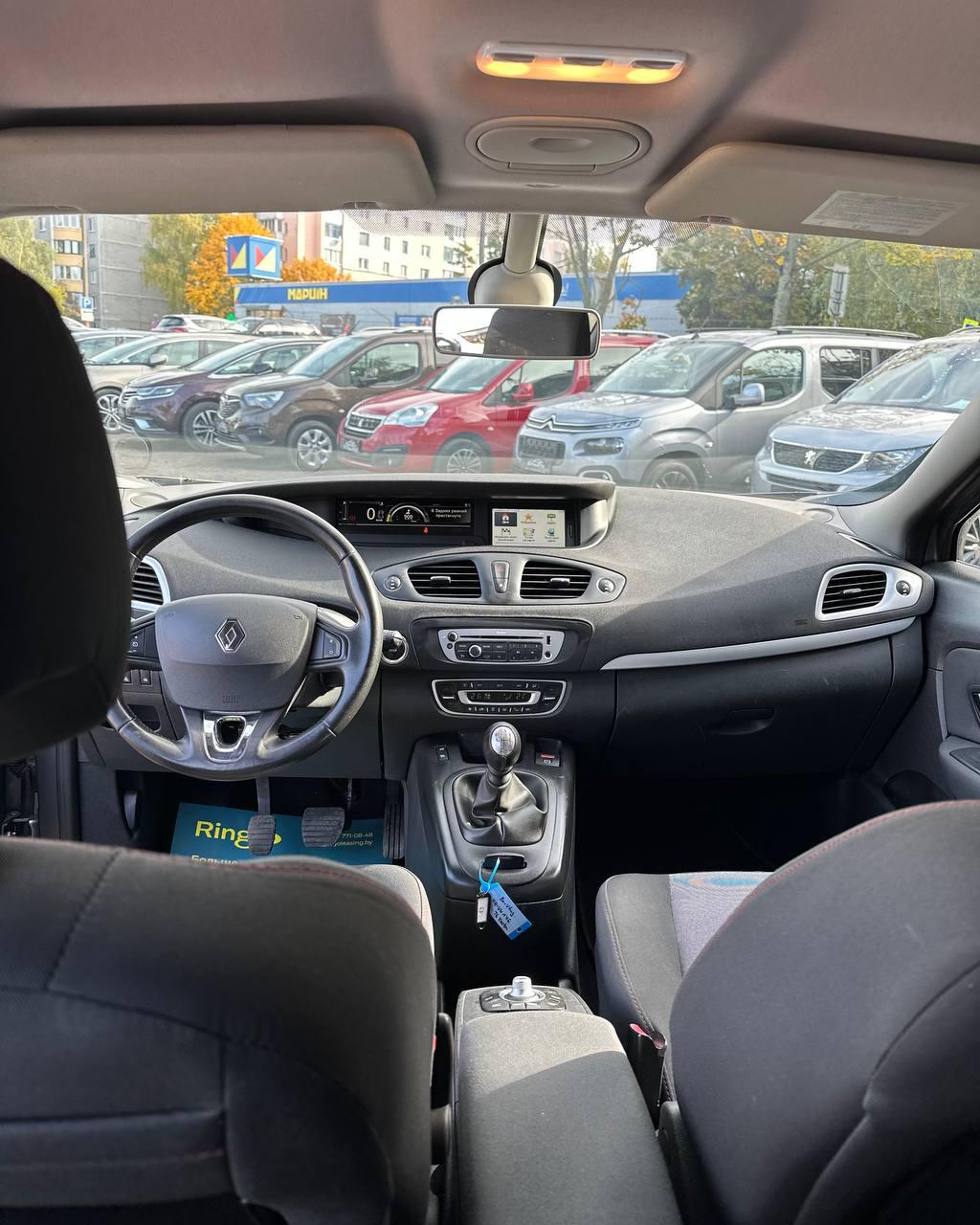 Renault Grand Scenic III · 2-й рестайлинг , 2013 г., механика, бензин - фото 9