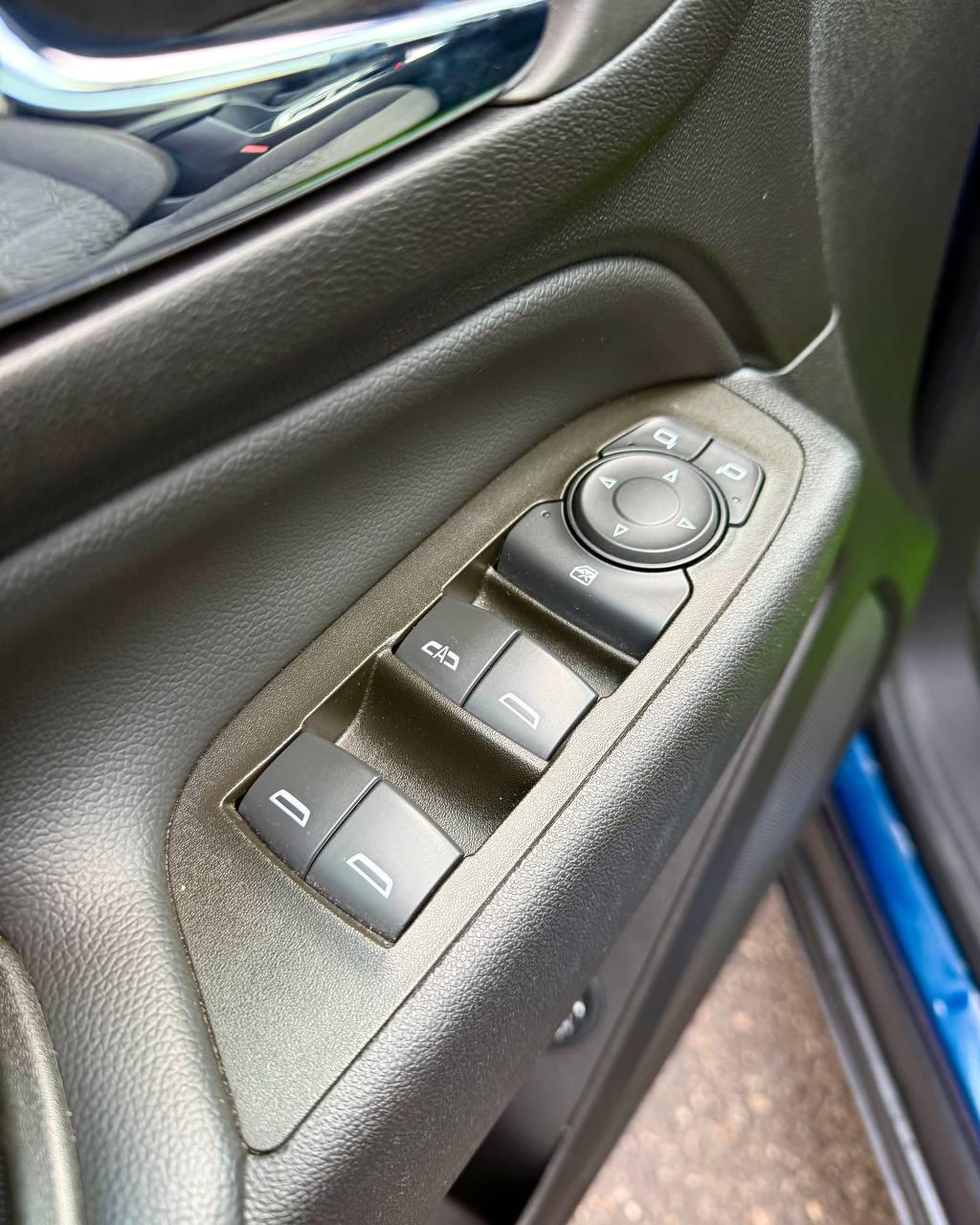 Chevrolet Equinox III · Рестайлинг , 2022 г., автомат, бензин - фото 16