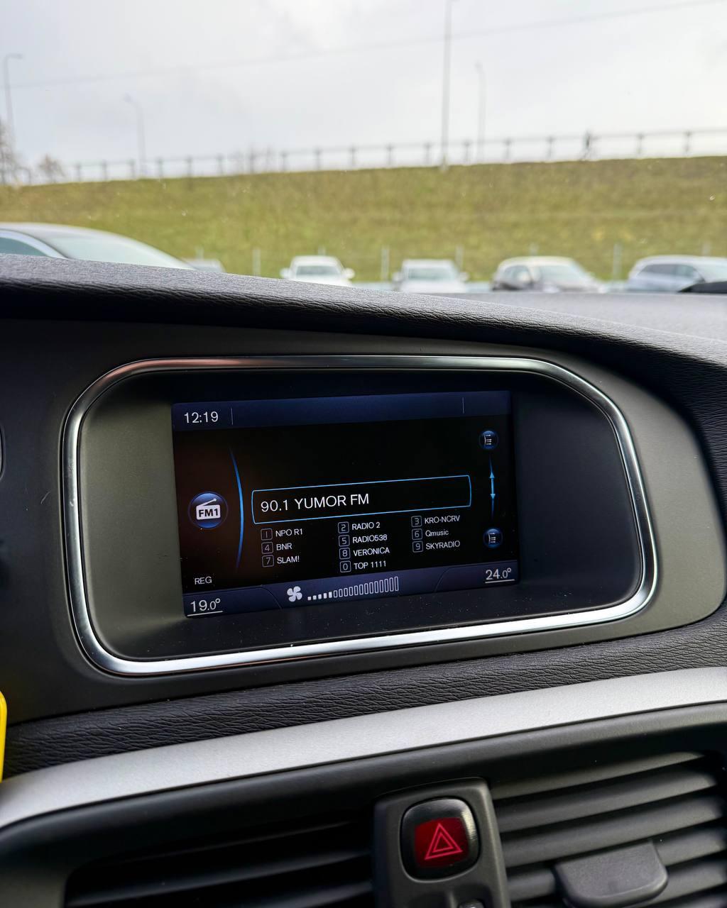 Volvo V40 II , 2013 г., механика, дизель - фото 18