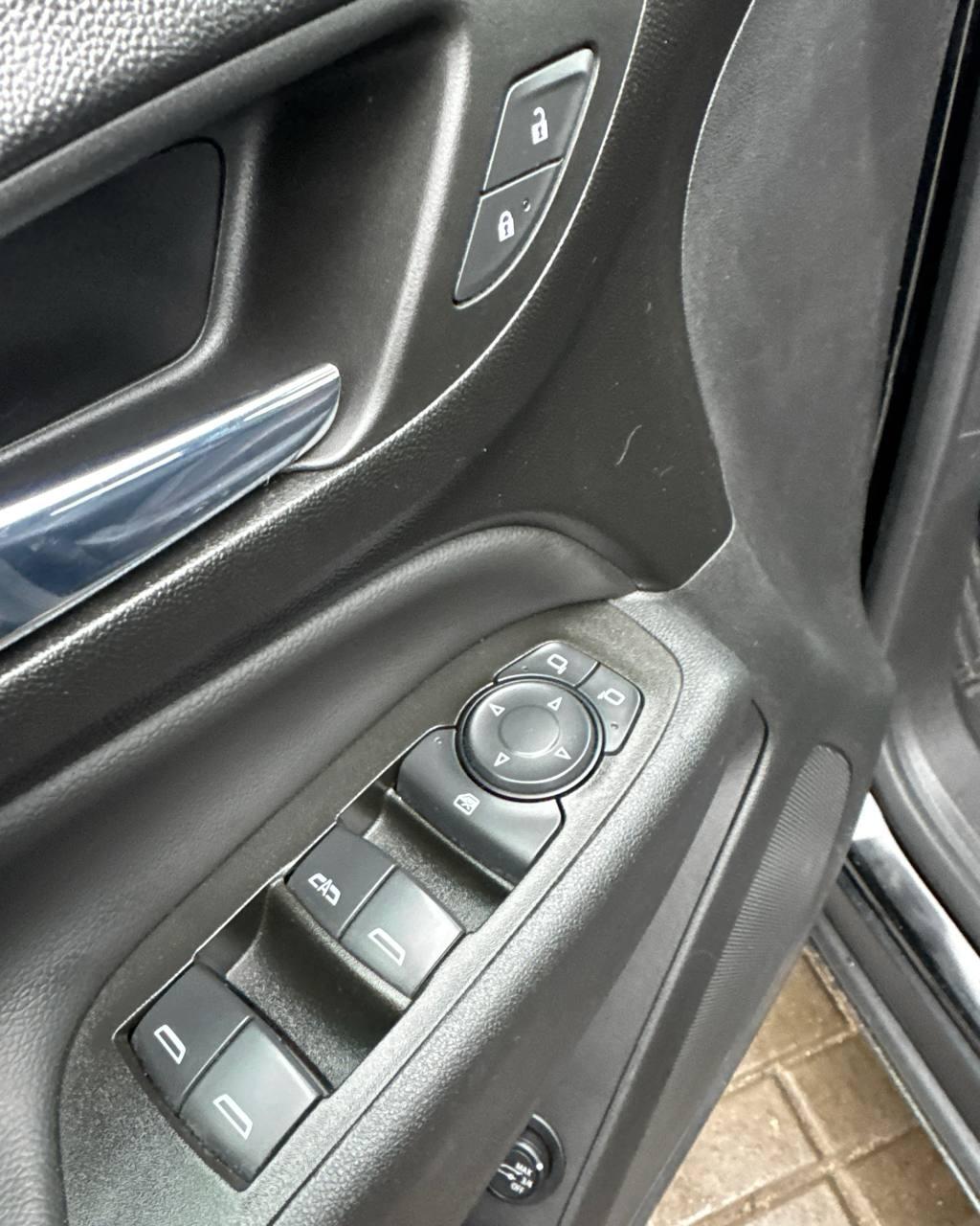 Chevrolet Equinox III · Рестайлинг , 2022 г., автомат, бензин - фото 20