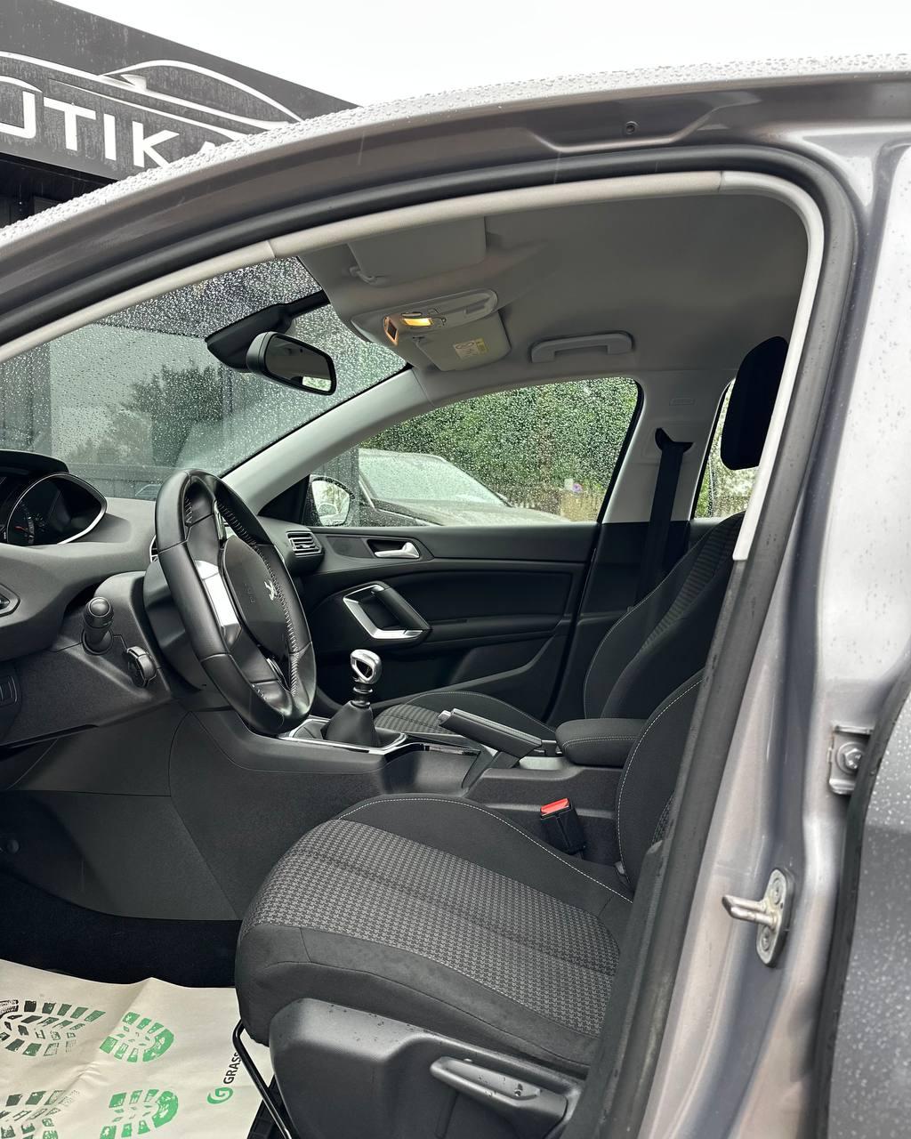 Peugeot 308 T9 · Рестайлинг , 2019 г., механика, дизель - фото 7