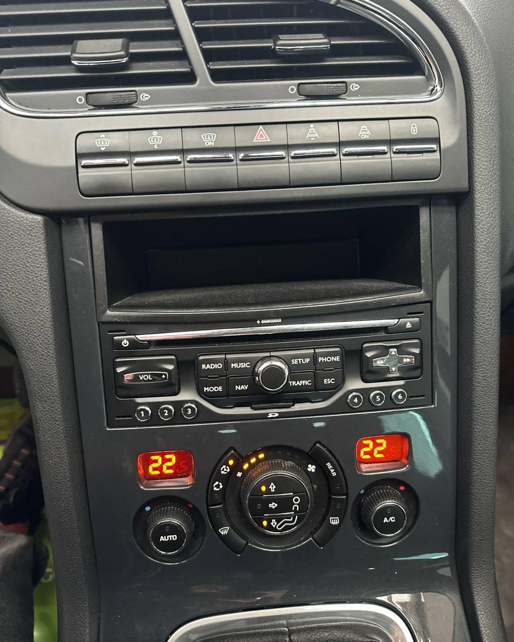 Peugeot 5008 I , 2010 г., механика, дизель  - фото 15