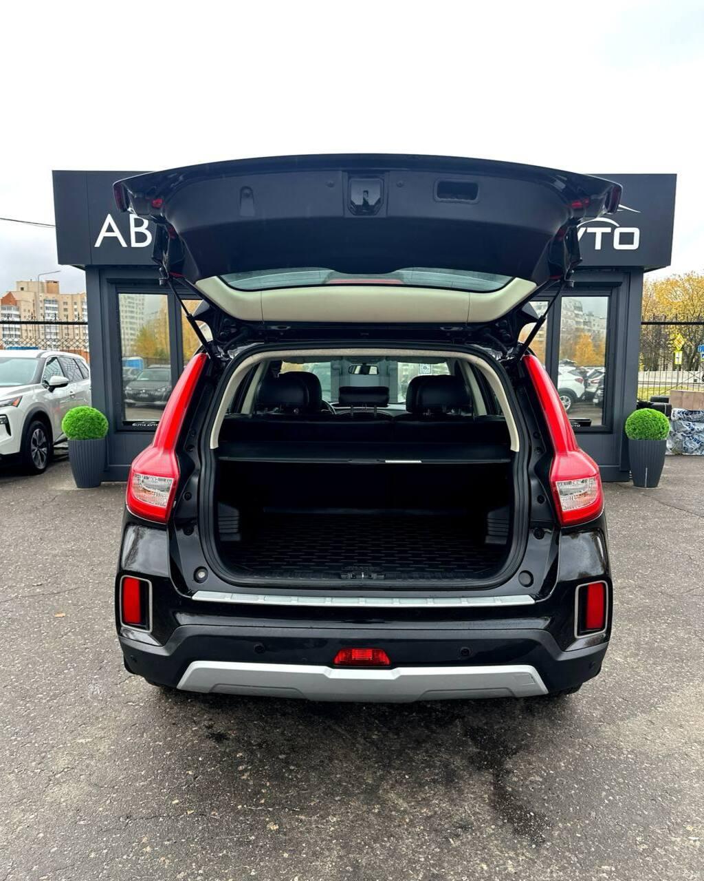 Geely Emgrand X7 I · 2-й рестайлинг , 2019 г., механика, бензин - фото 14